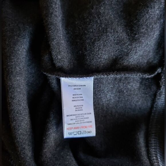 Rae Dunn "Santa's Favorite" Sweatshirt and Socks Set Women's Size Medium - Picture 8 of 11